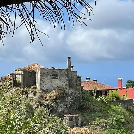 Casa La Piedra * Puntallana