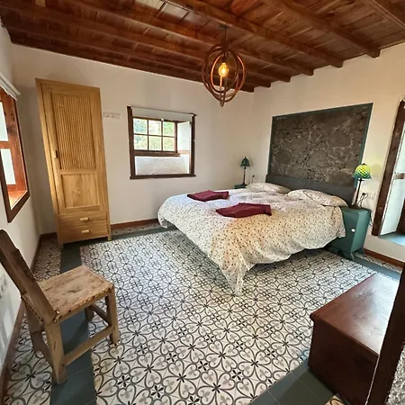 Casa La Piedra Feriehus *